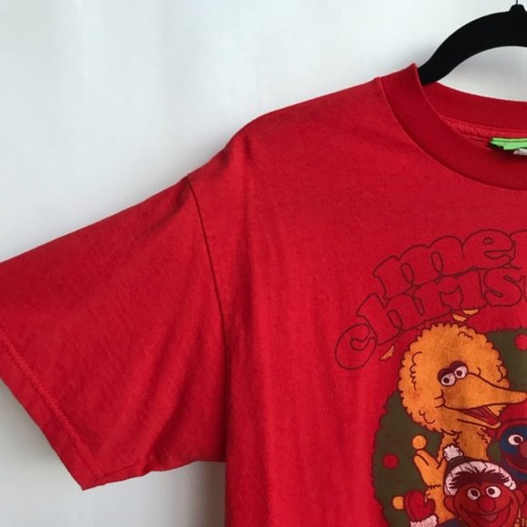 SESAME STREET Characters group picture Merry Christmas red graphic tee size Med - Picture 8 of 10